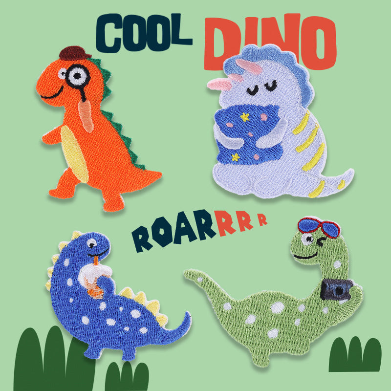 Distracție Zgomotoasă: Set de 4 Patch-uri Brodate cu Dinozauri Autoadezive