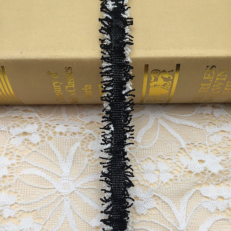 1,5 cm-es poliészter fémes rojt díszítés arany és ezüst szálakkal 20 yard