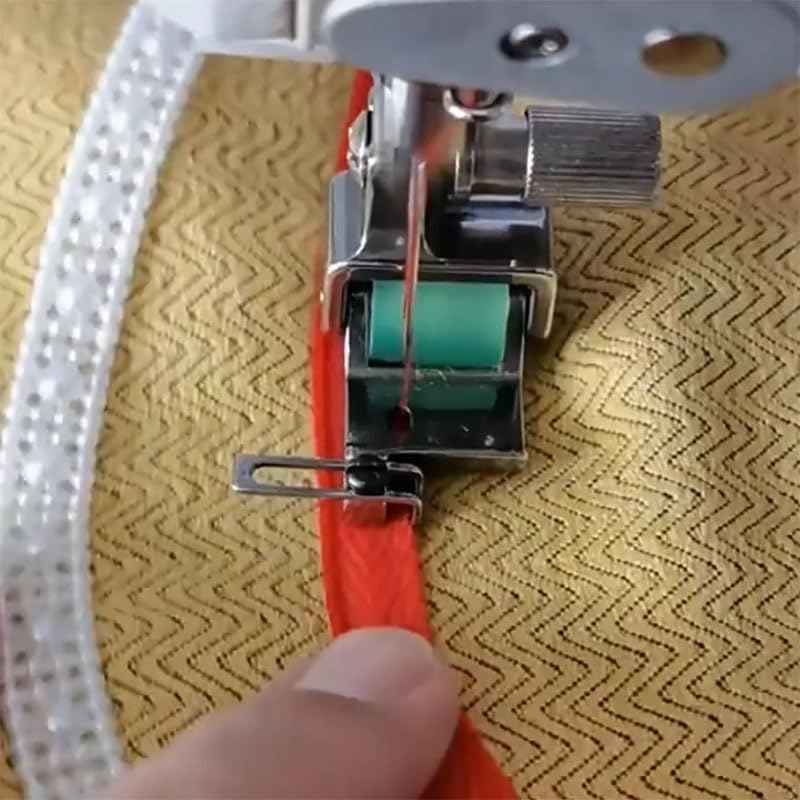 X6 Adjustables Edge Guide Rolled Hem Feet 0.1-12.5mm