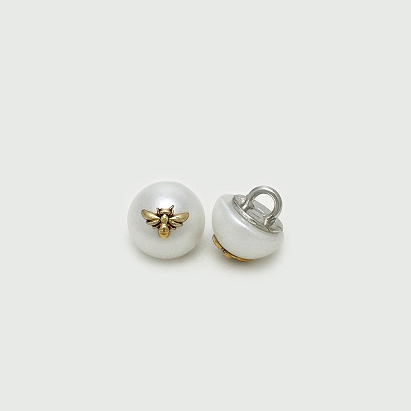 11mm Exquisite Black and White Pearl Bee Buttons with Loop 20pcs