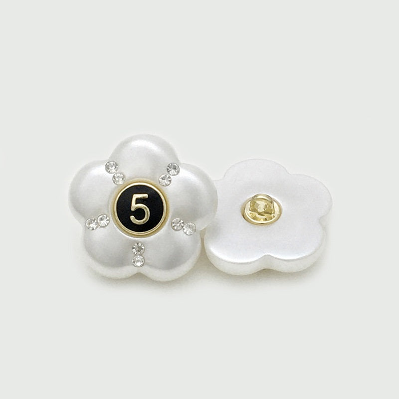 Botones de resina de diamante de flor negra y blanca número 5 de 17.5/22.5mm 12pcs