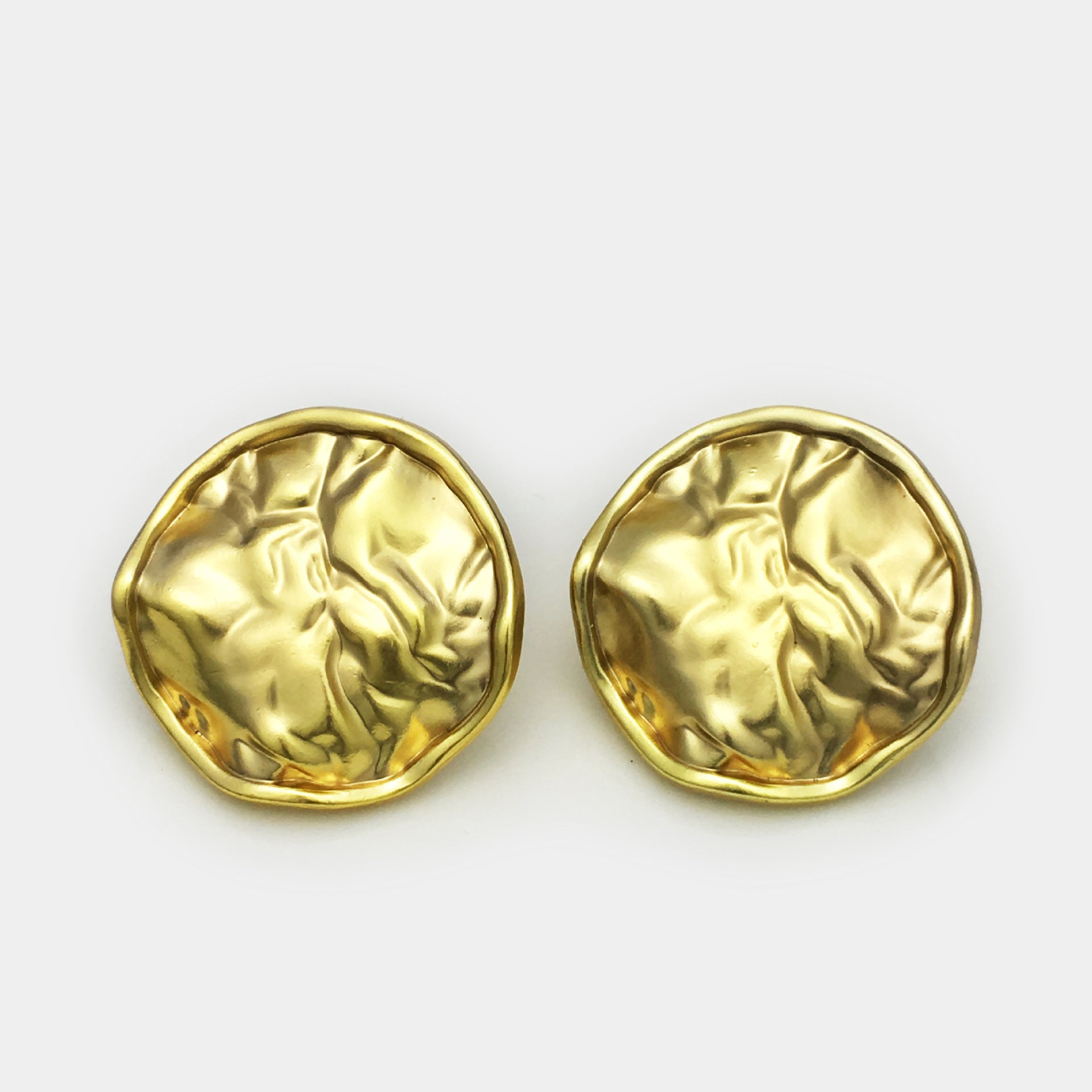 15-32mm Antik Arany Ráncolt Szabálytalan Fém Gombok Kabátokhoz 20db
