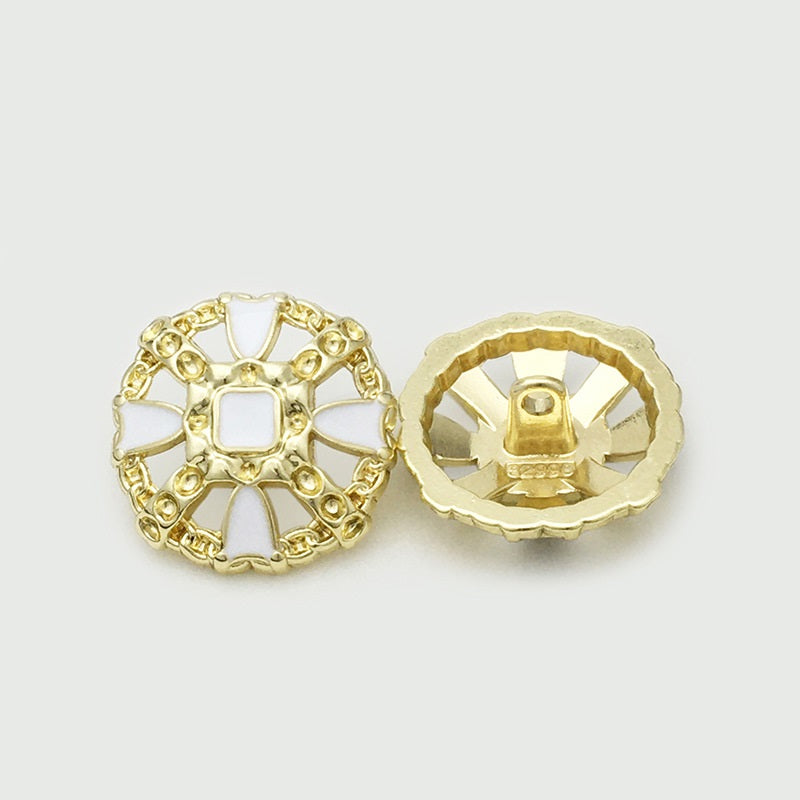 17.5/19/22mm Fehér Fekete 3D Üreges Kereszt Fém Gombok 20db