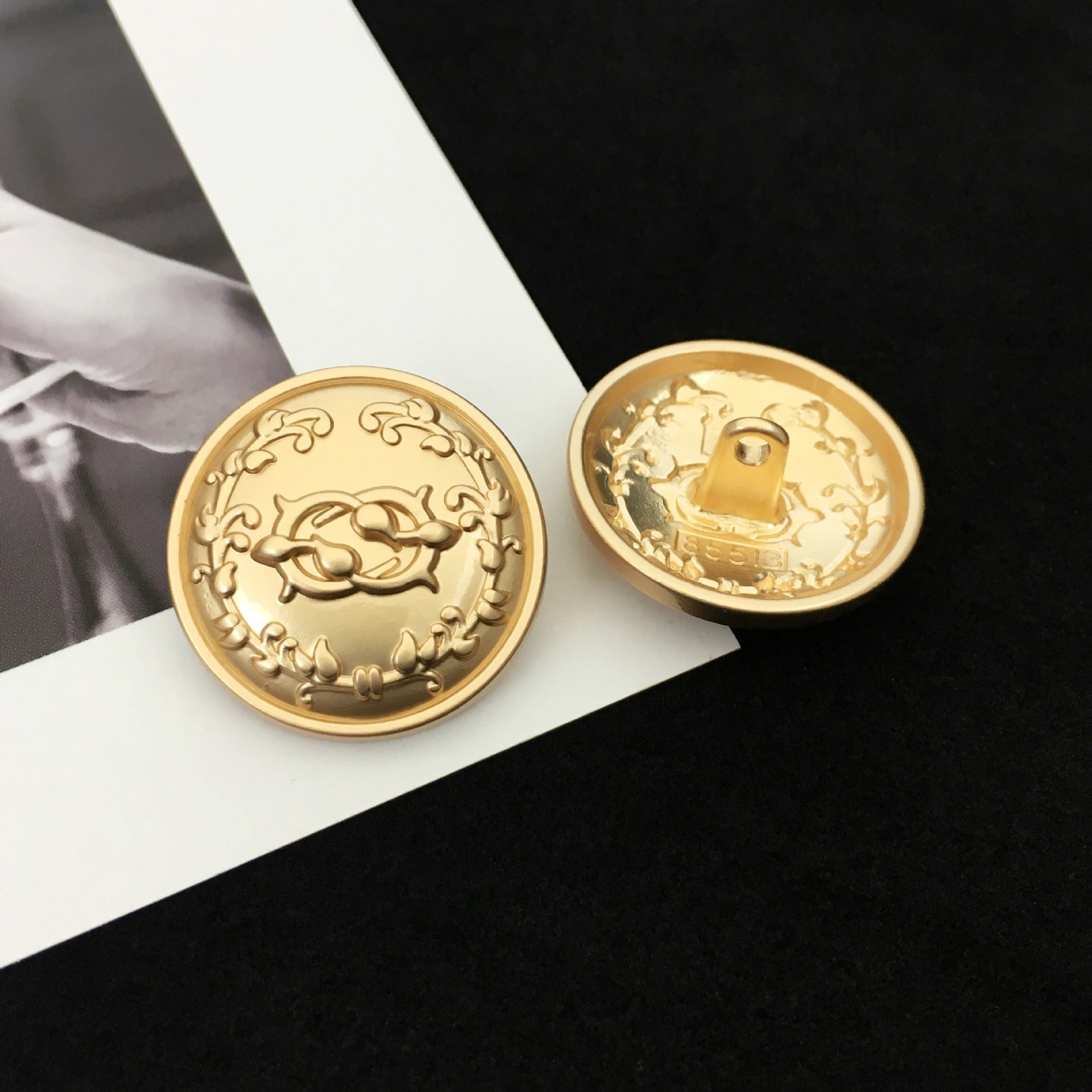 25mm Antik Guld/Svart/Bronze Krans Cirkulära Metallknappar 20st