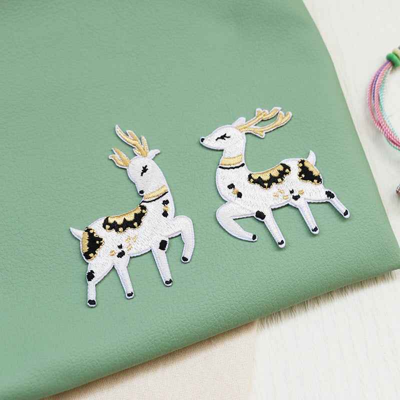 Graceful 'A Deer in Blossom' Chinese - Style Embroidered Patch 4pcs - Lots of Buttons