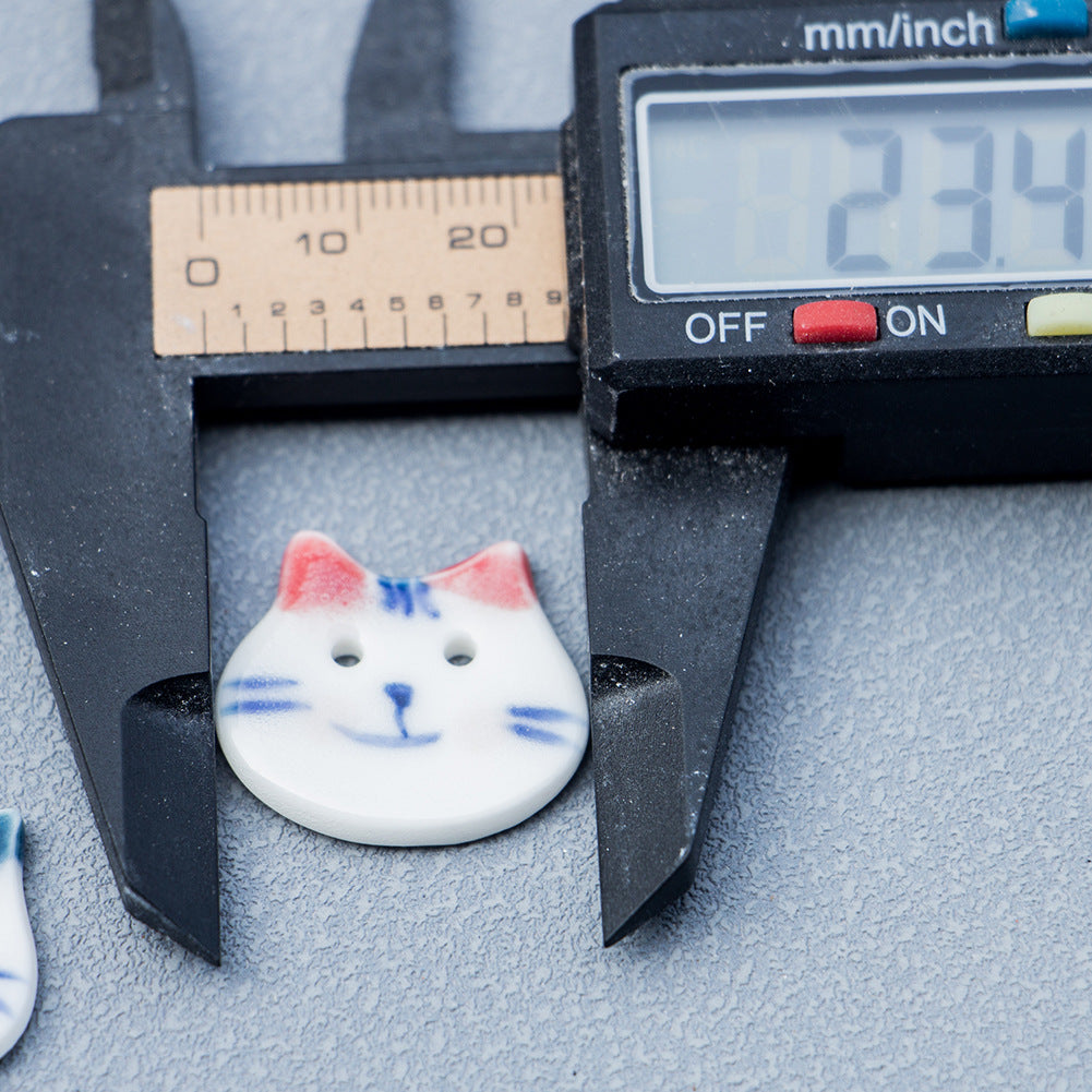 22mm Red/Blue Eared Hand-painted Blue and White Chubby-Faced Cat Ceramic Buttons 10pcs