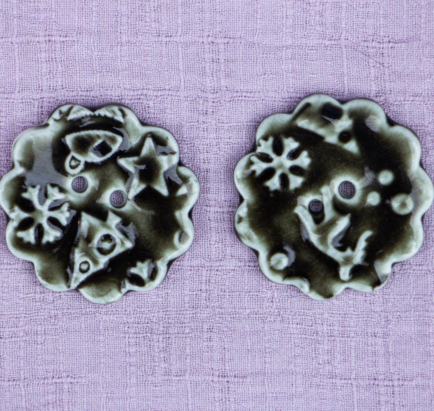 32mm Round 2-Hole Handmade DIY Ceramic Buttons with Snowflake Elk Pattern 6PCS