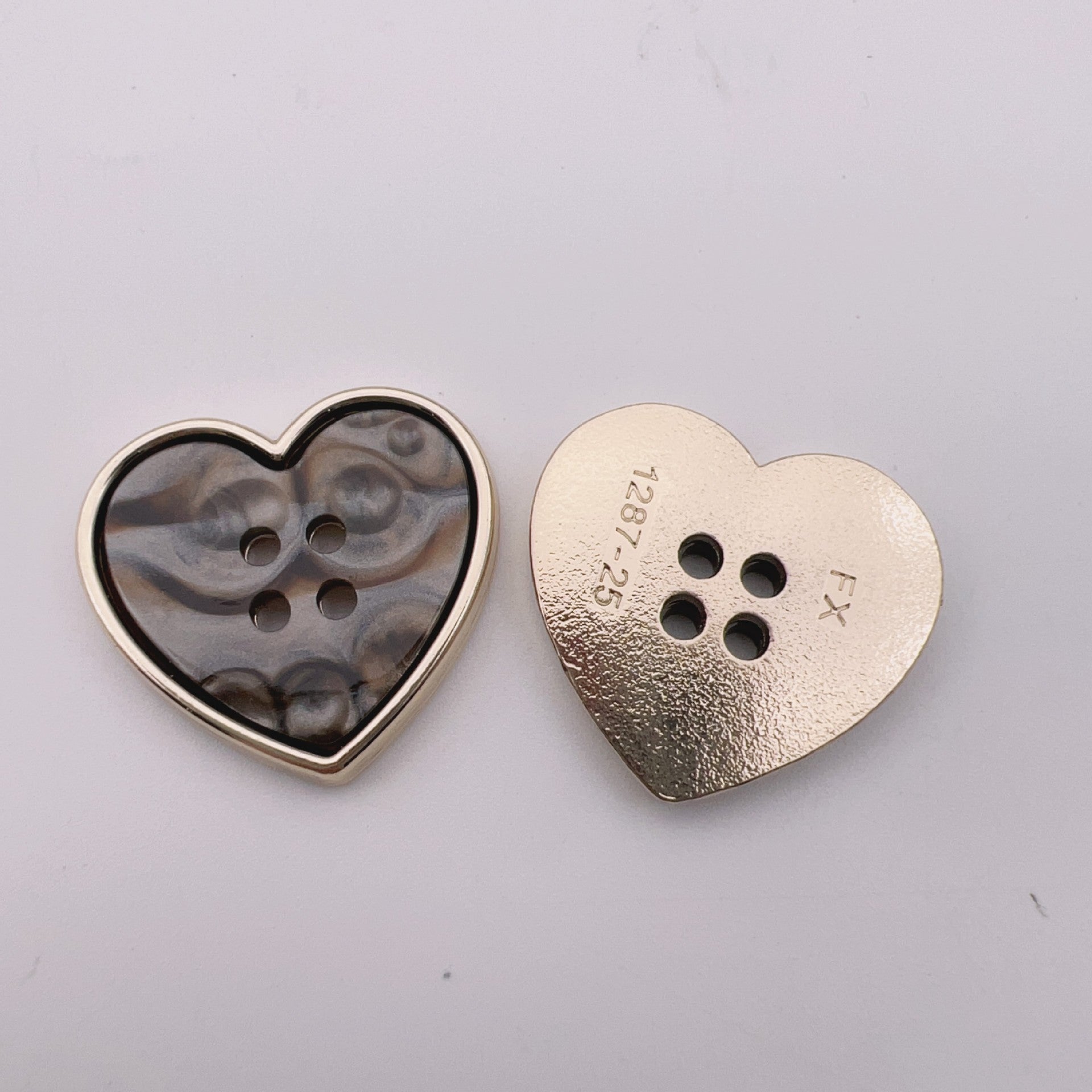 25mm Pearlized Resin Heart Shaped 4-Hole Metal Buttons 50pcs