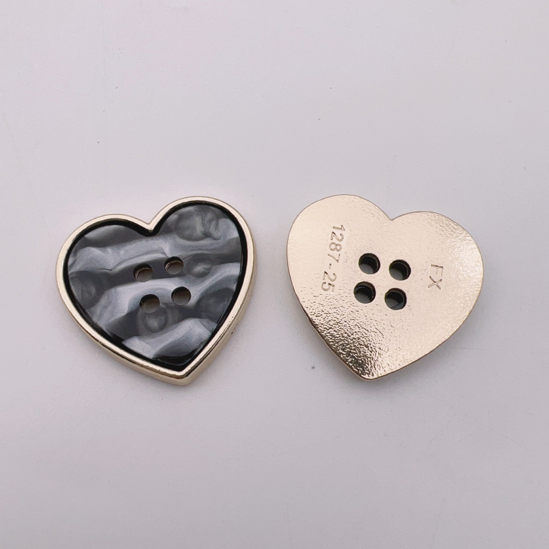 25mm Pearlized Resin Heart Shaped 4-Hole Metal Buttons 50pcs