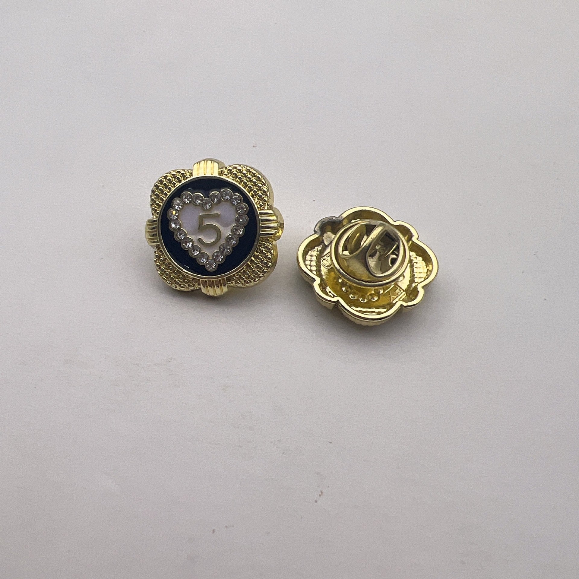 21mm Diamond Heart-Shaped Number 5 Metal Brooch 10PCS