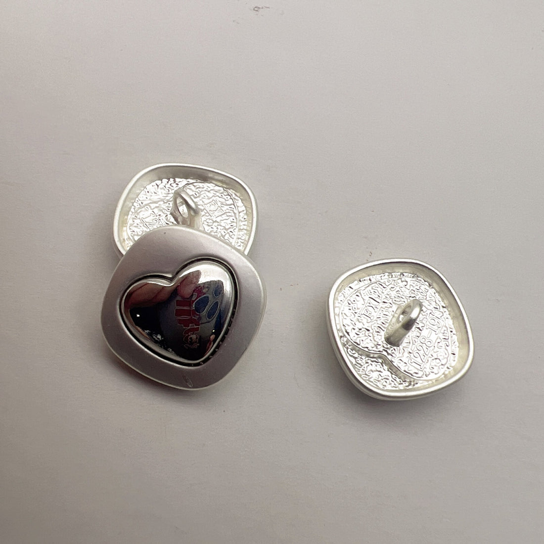 25mm Pearlized Silver Heart Cross Metal Shank Buttons 50pcs