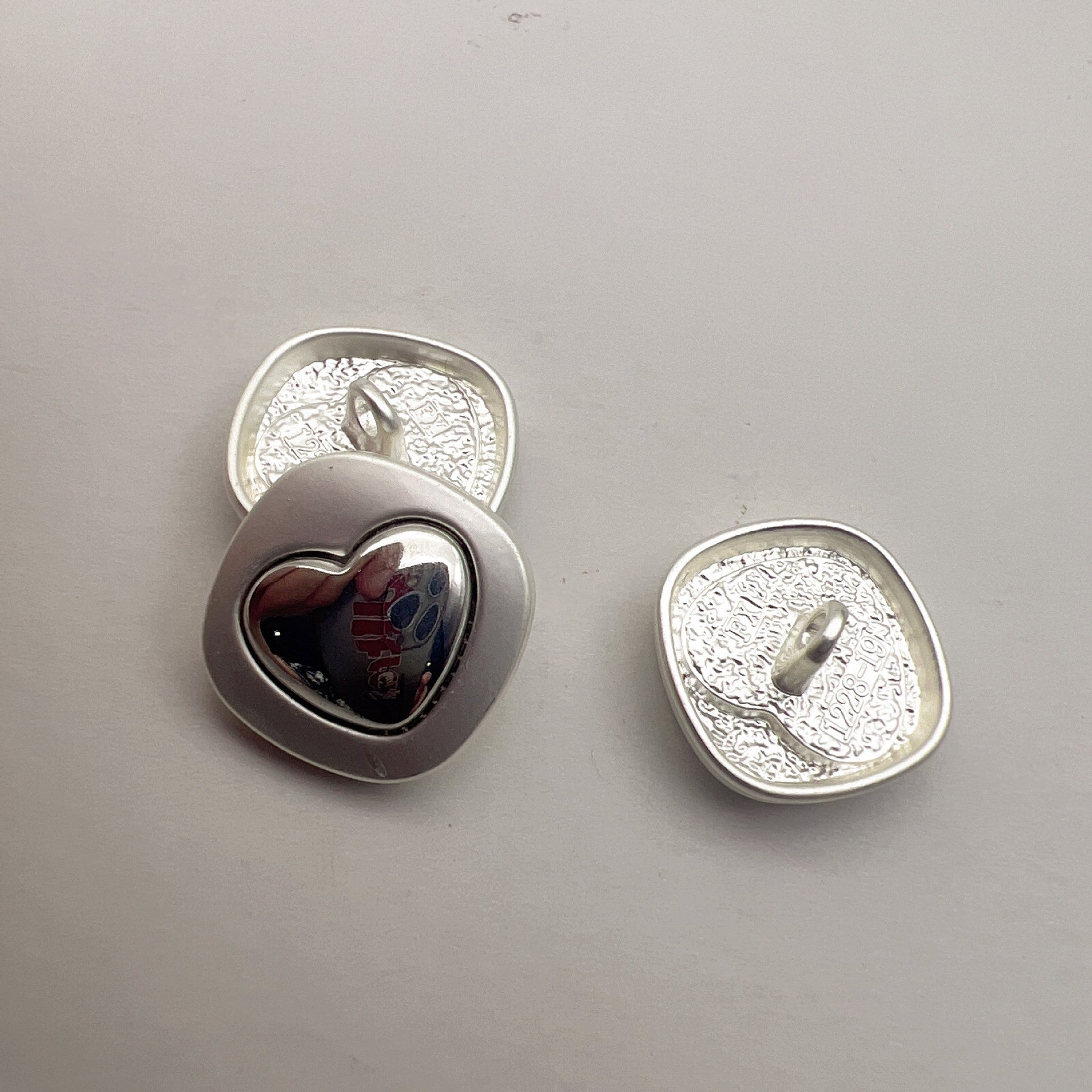 25mm Pearlized Silver Heart Cross Metal Shank Buttons 50pcs