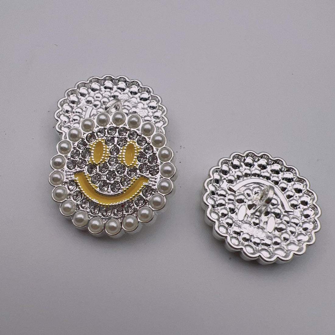 25mm Pearl Bordered Smile Metal Shank Buttons 50pcs