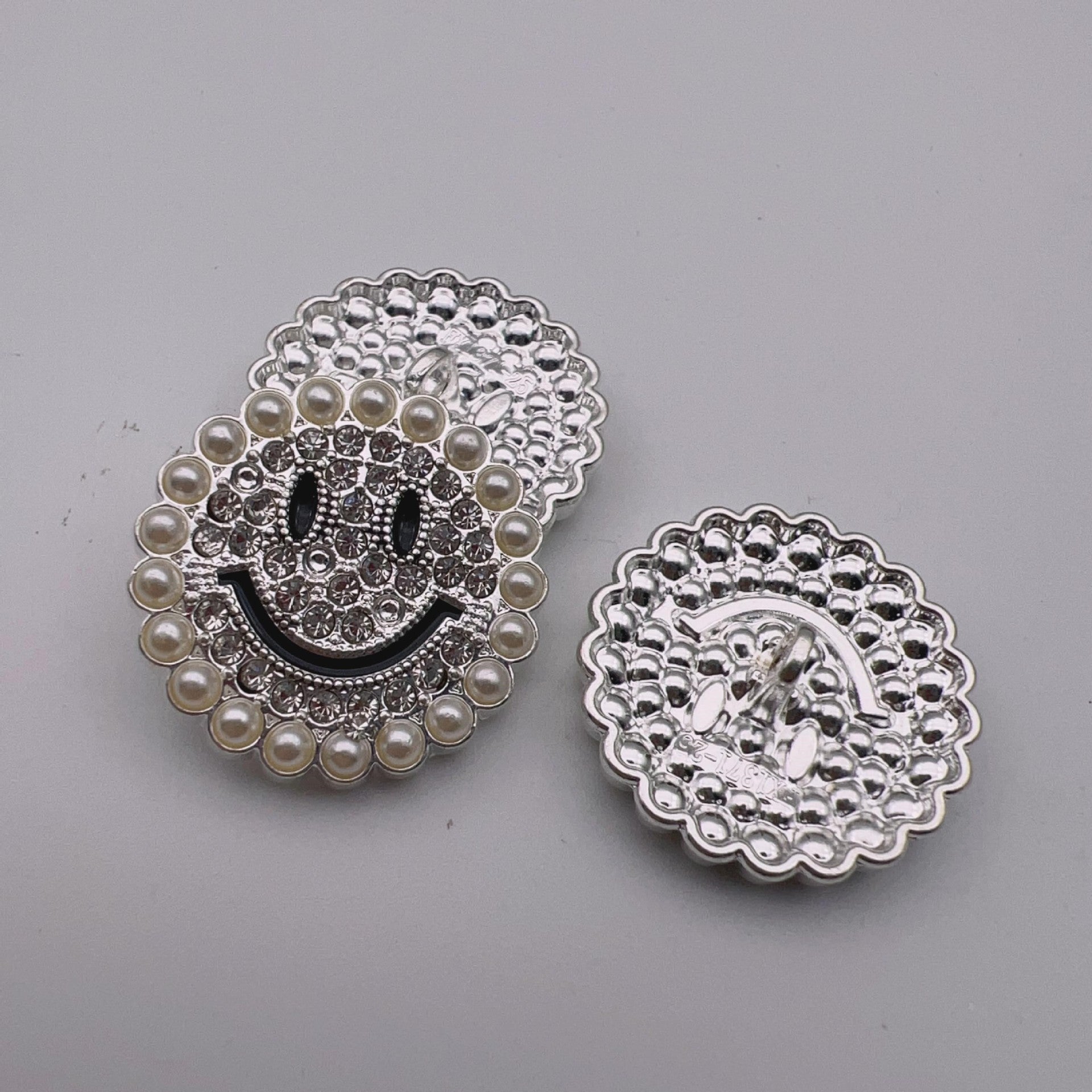 Botones de metal con shank de sonrisa bordeados de perlas de 25 mm 50 piezas