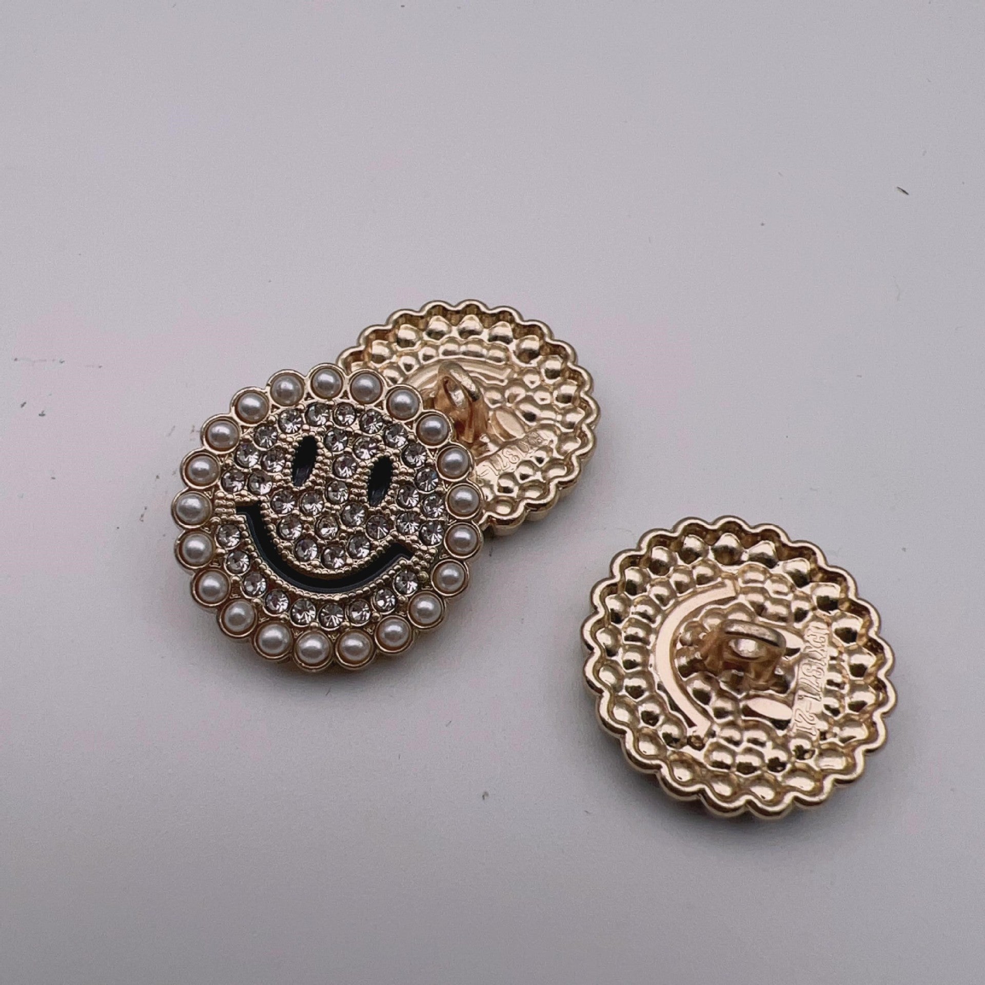 Botones de metal con shank de sonrisa bordeados de perlas de 25 mm 50 piezas