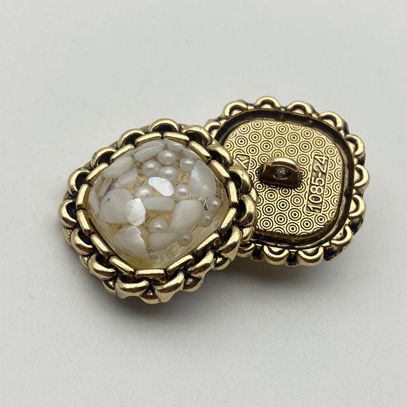 Boutons en résine ambre 28/34/40L avec bords en métal bronze, paquet de 50