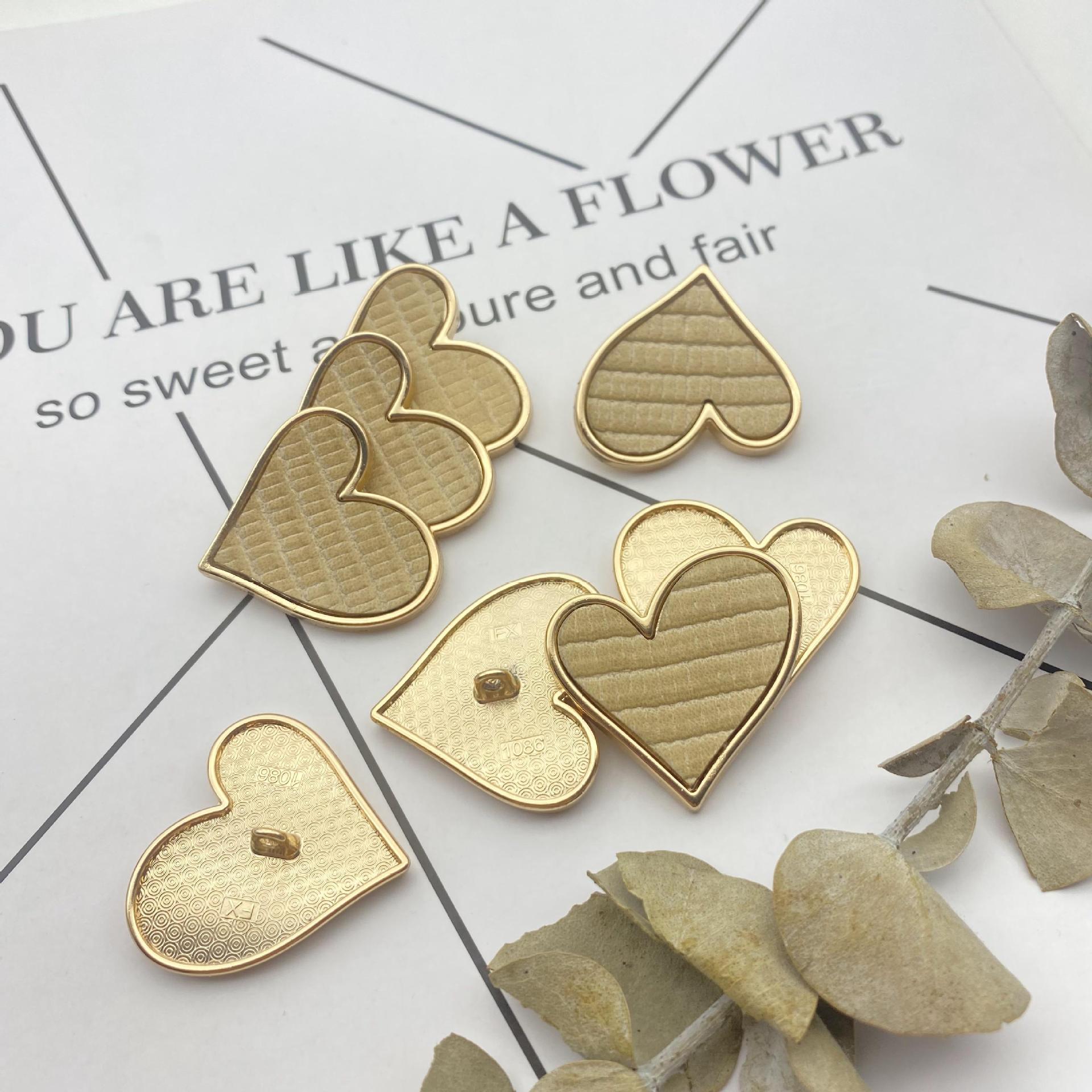 25mm Leather Surface Heart-Shaped Metal Shank Buttons 10pcs