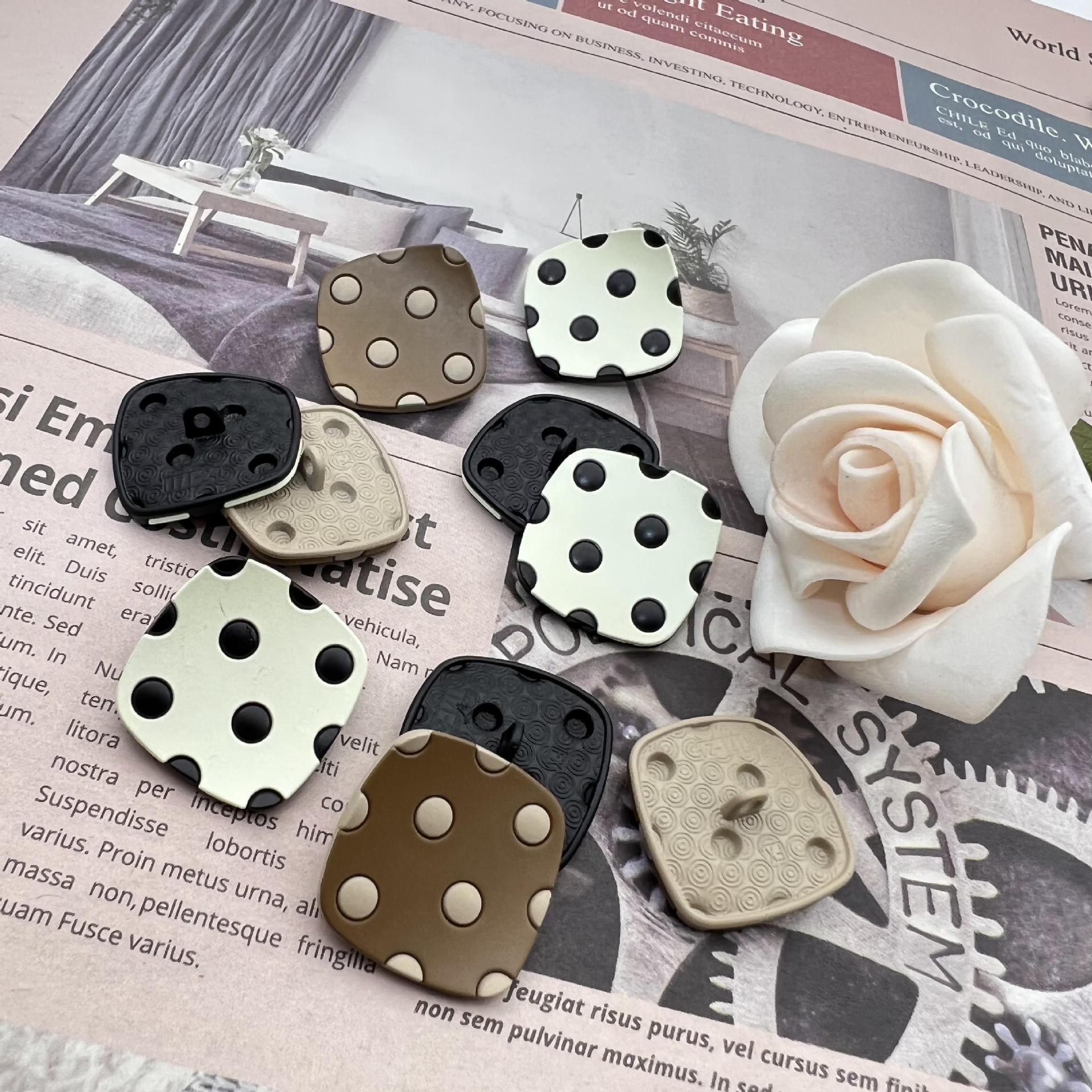 25mm DIY Színes Foltok Négyzetes Ívelt Fém Gombok 12db