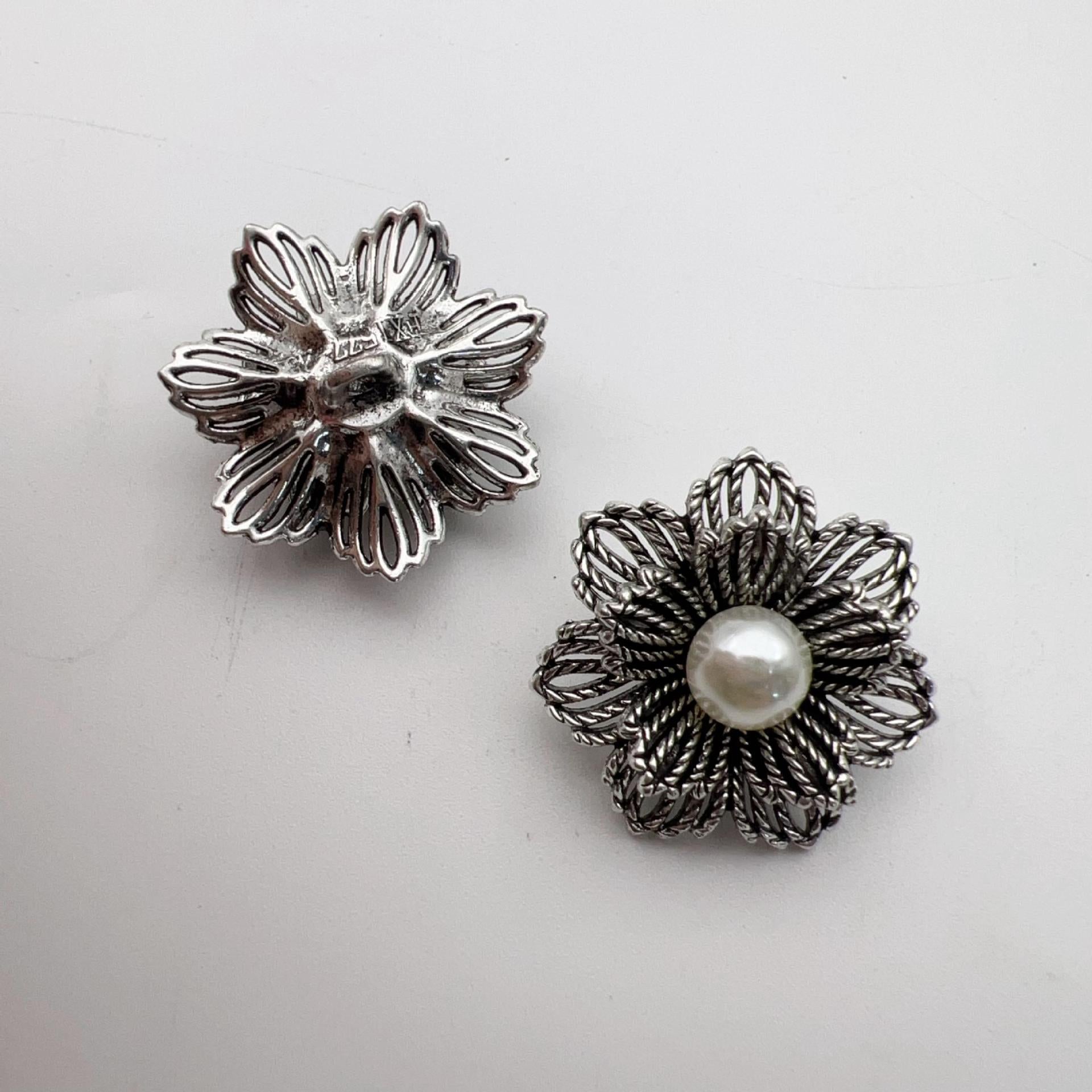 Vintage Flower Hollowed Pearl Metal Shank Buttons 50 Pack