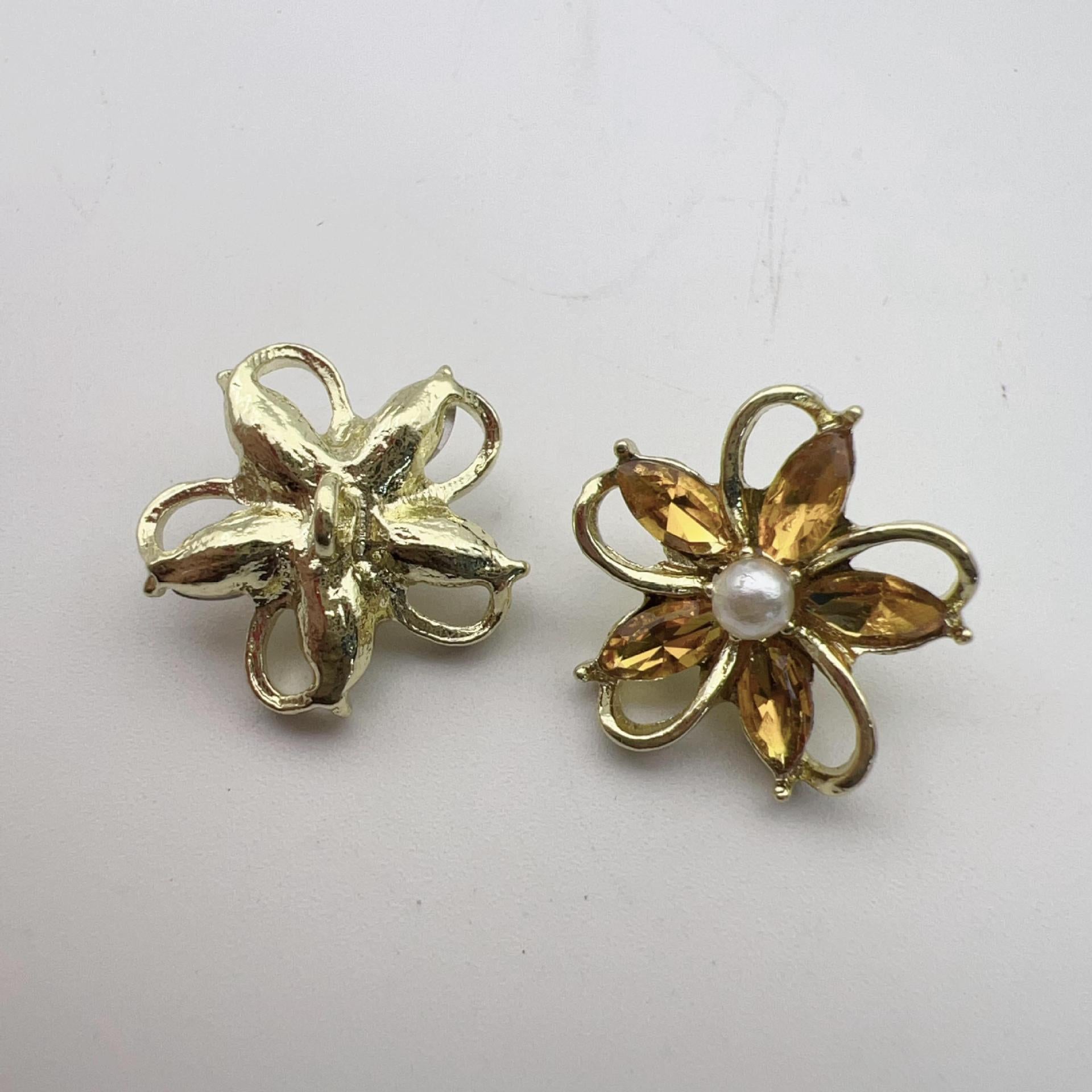 Vintage Flower Hollowed Pearl Metal Shank Buttons 50 Pack