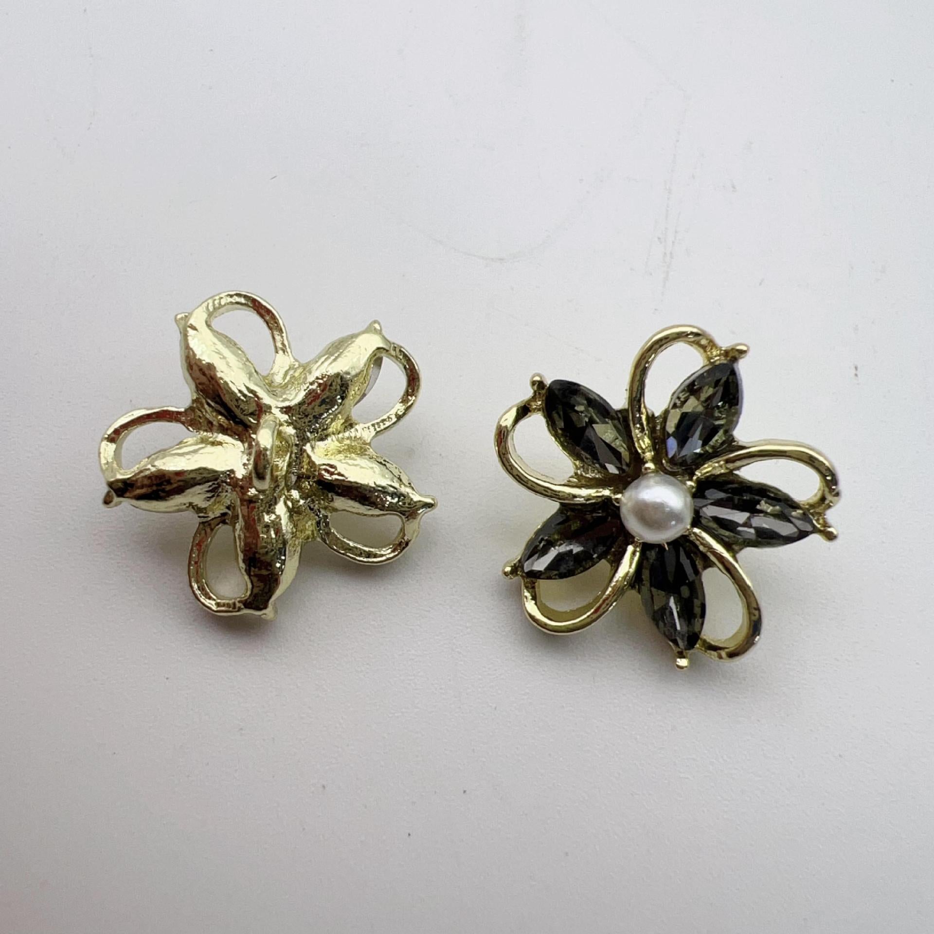 Vintage Flower Hollowed Pearl Metal Shank Buttons 50 Pack