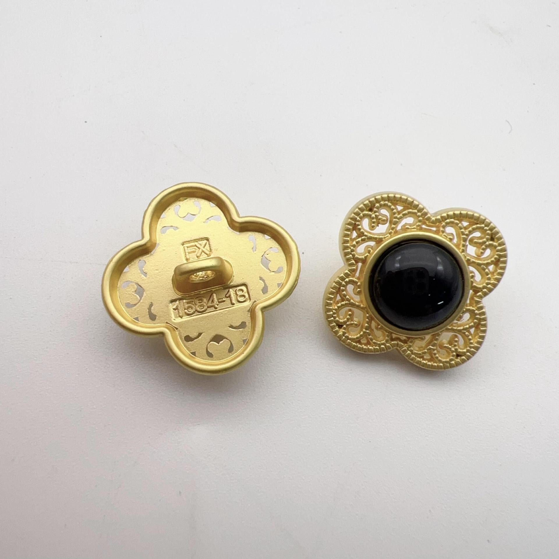17.5mm Chinese Hollow Flower Gold Alloy Shank Buttons 50 Pac