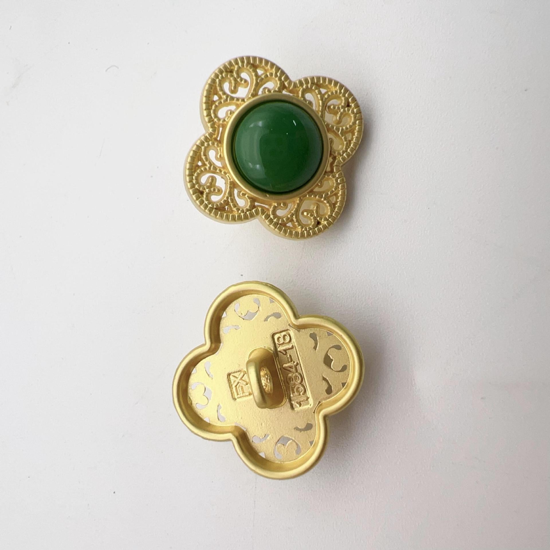17.5mm Chinese Hollow Flower Gold Alloy Shank Buttons 50 Pac