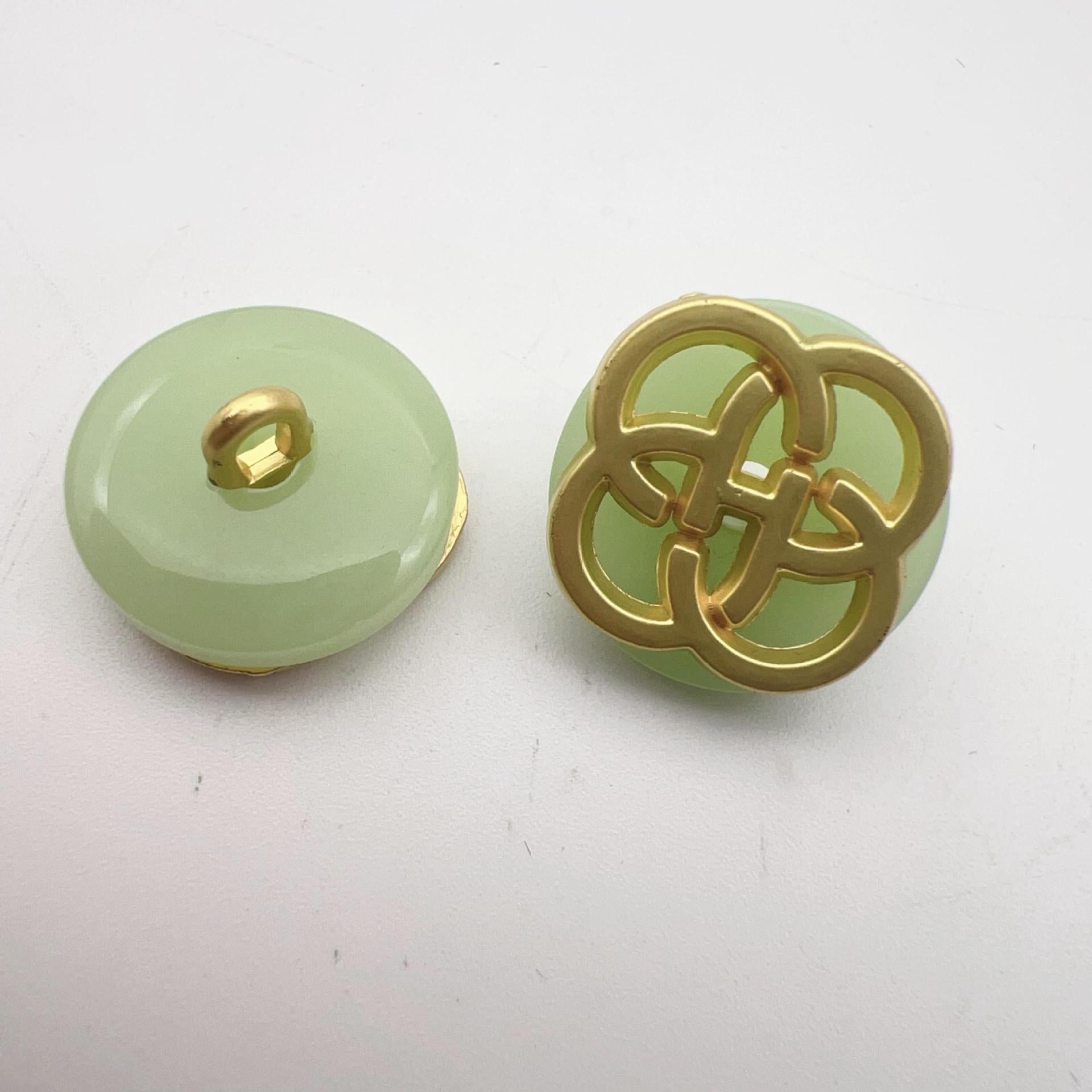 17.5mm Resin Chinese Four-Leaf Clover Shank Buttons 48 Pack(8 Styles)