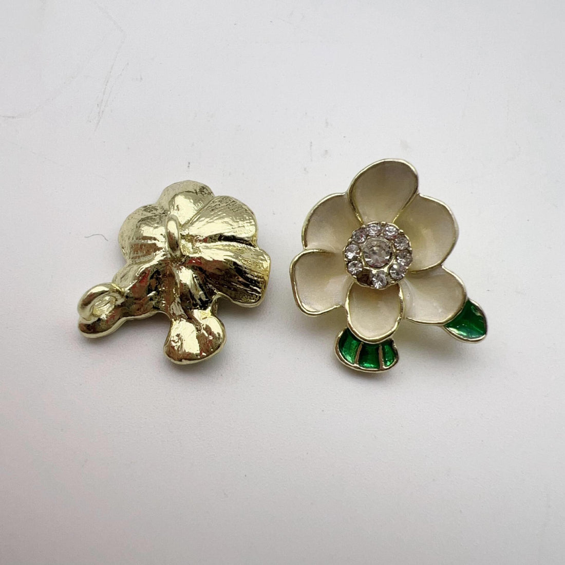 Boutons à tige en alliage de fleur de prunier colorée de 21 mm, 10 pièces