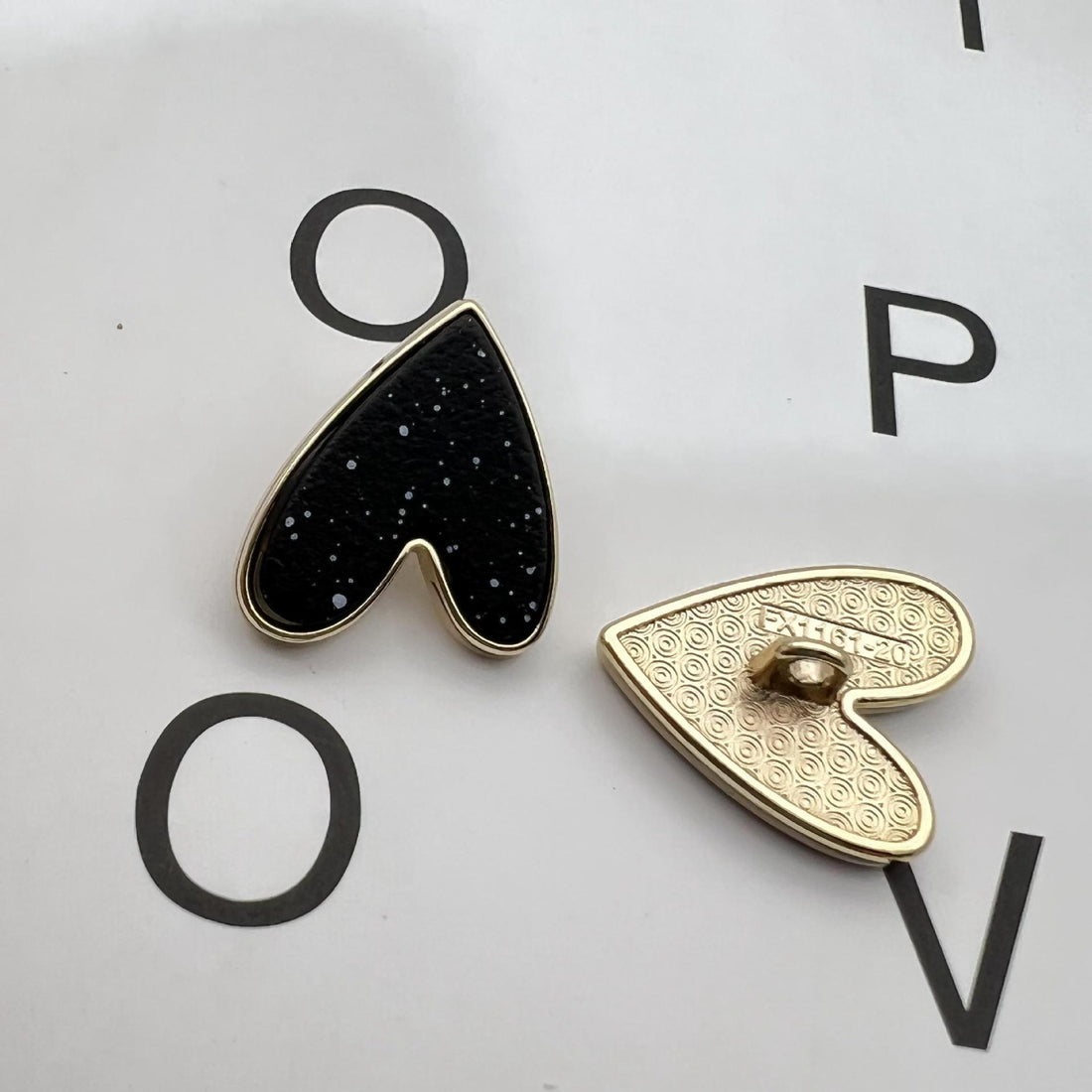 20/27.5mm Starry Heart Gold Edge Metal Shank Buttons 50pcs