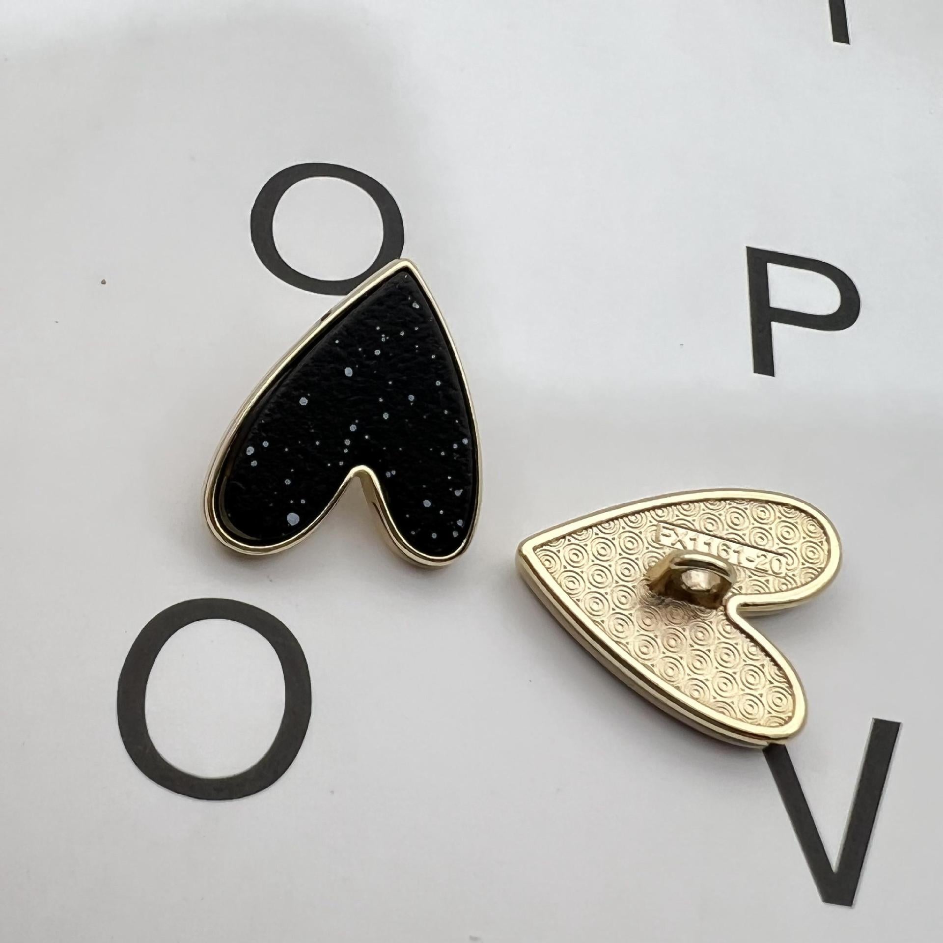 20/27.5mm Starry Heart Gold Edge Metal Shank Buttons 50pcs