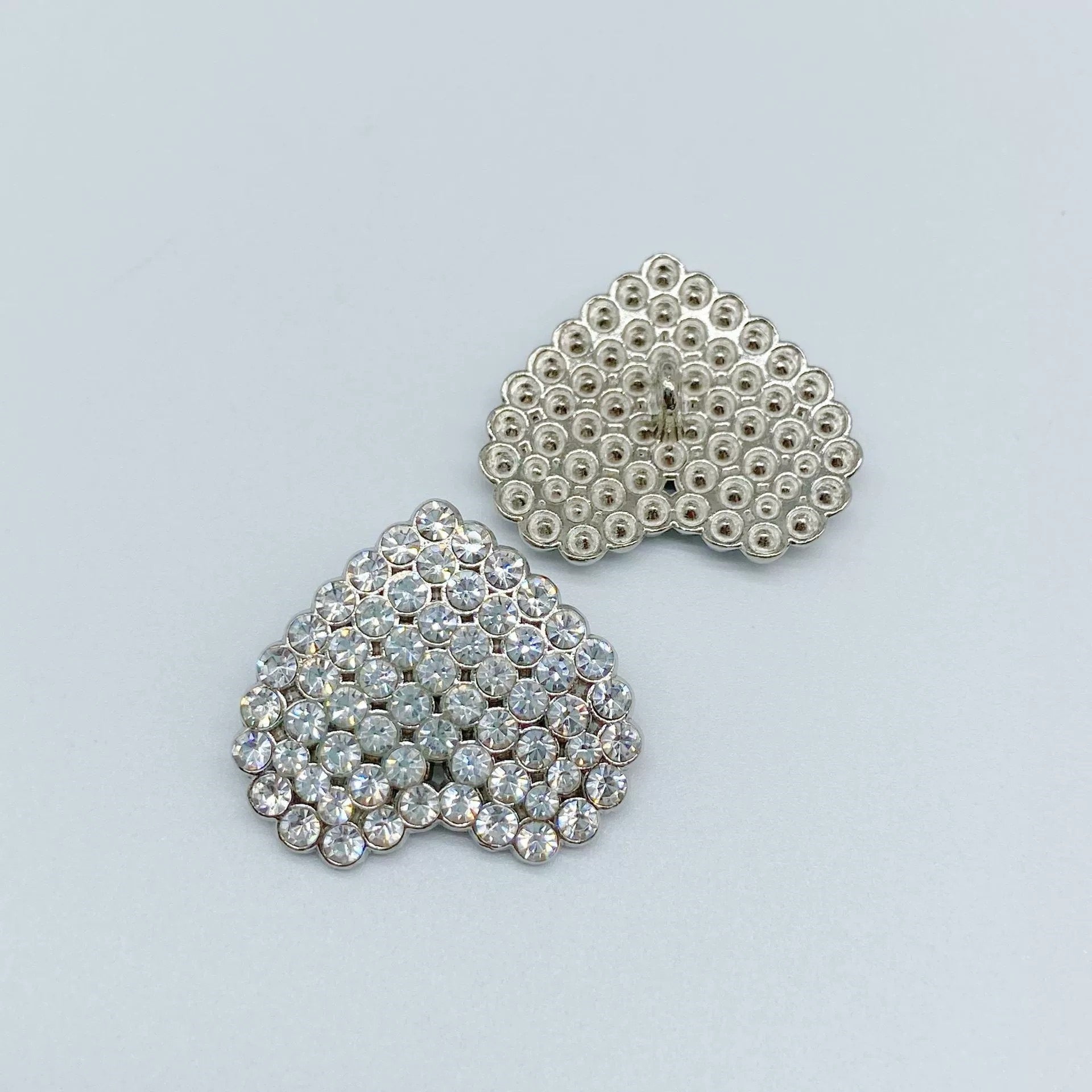 Hjerteformede rhinestone perle metallskank jakke knapper 49 pakke