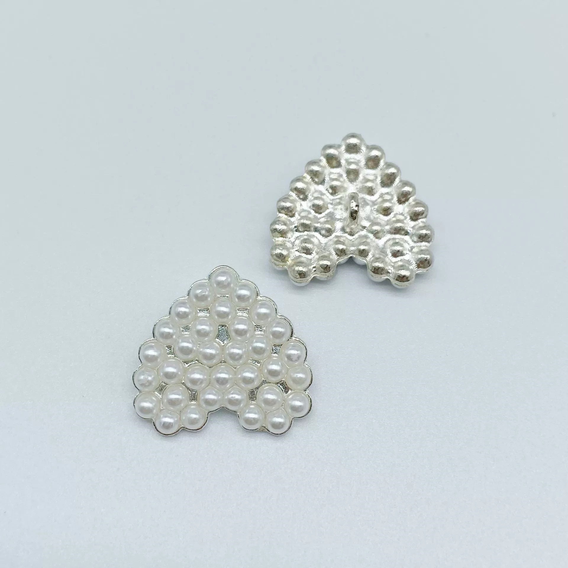 Hjerteformede rhinestone perle metallskank jakke knapper 49 pakke