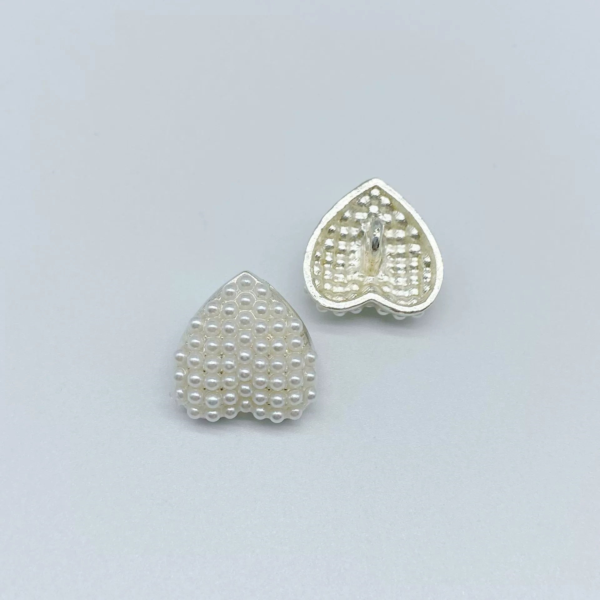 Hjerteformede rhinestone perle metallskank jakke knapper 49 pakke