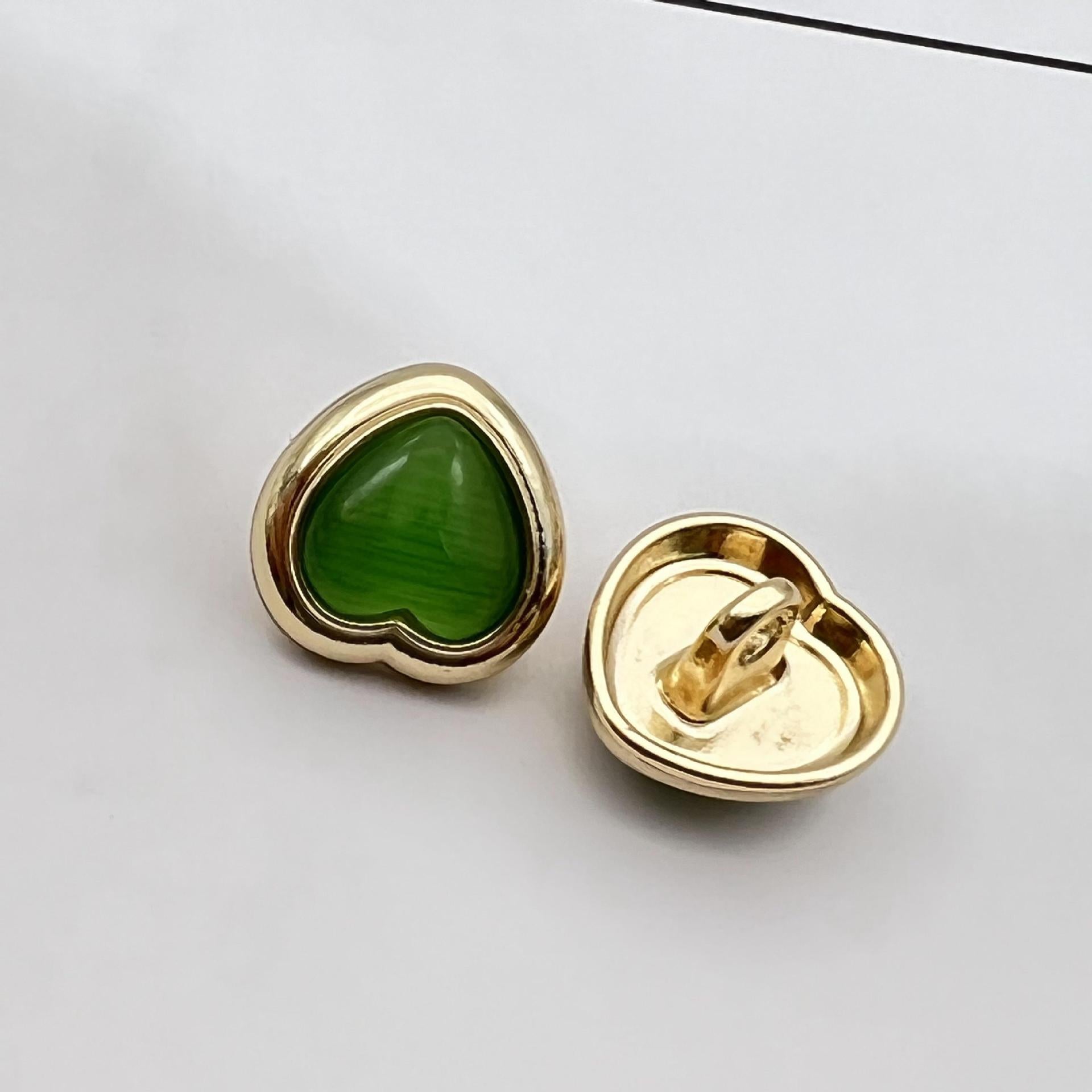 12.5mm Heart Shaped Pearlized Resin Metal Shank Buttons 50PCS