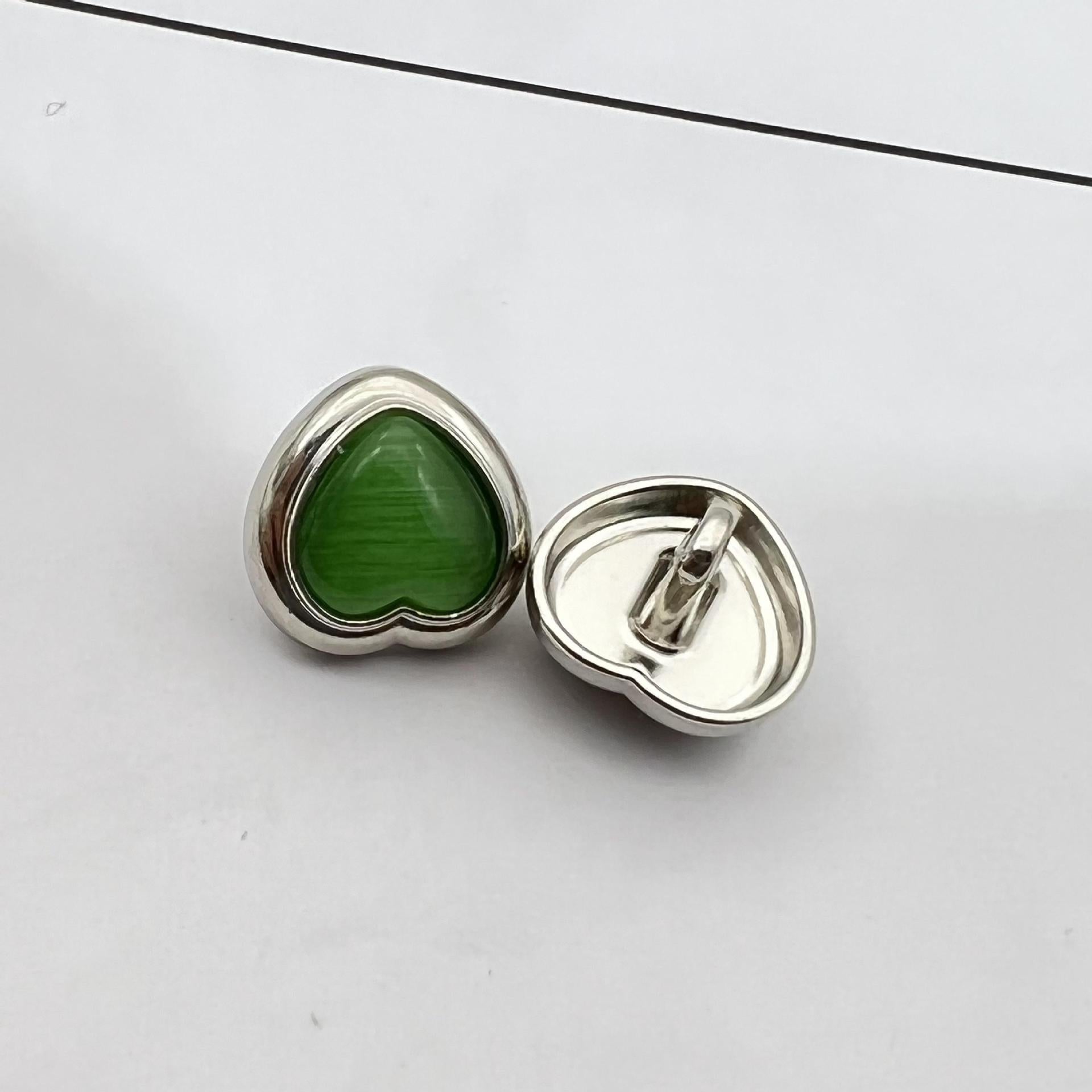 12.5mm Heart Shaped Pearlized Resin Metal Shank Buttons 50PCS
