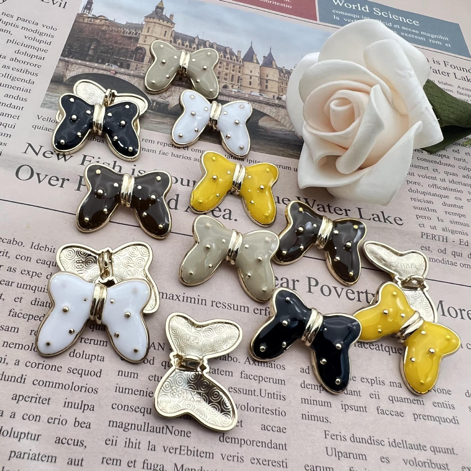 30mm Schmetterling Sternenförmige Metall Große Knopf mit Schaft 50er Pack