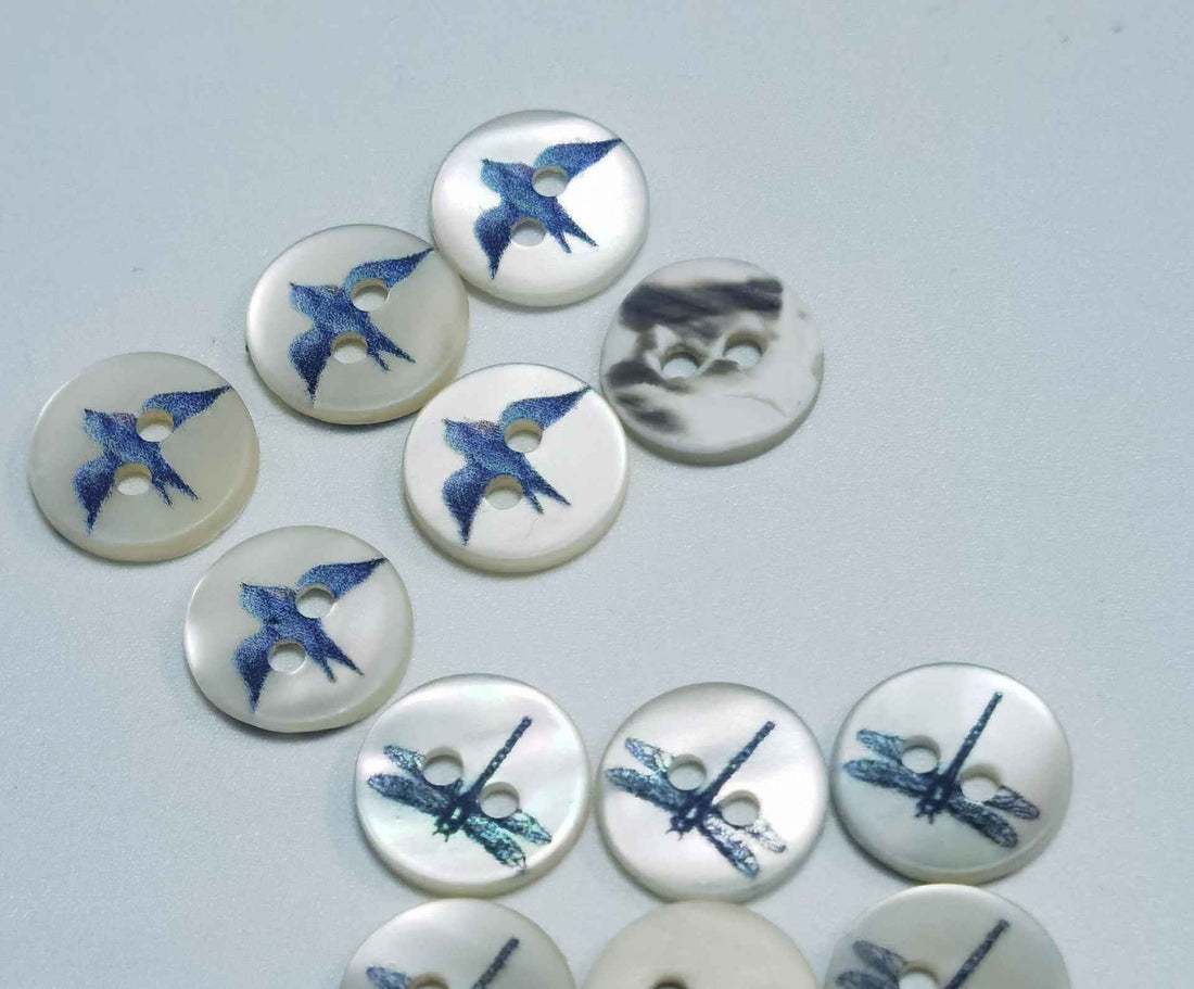 18L Mother of Pearl Shell Buttons Butterfly Dragonfly Prints 100 Pack