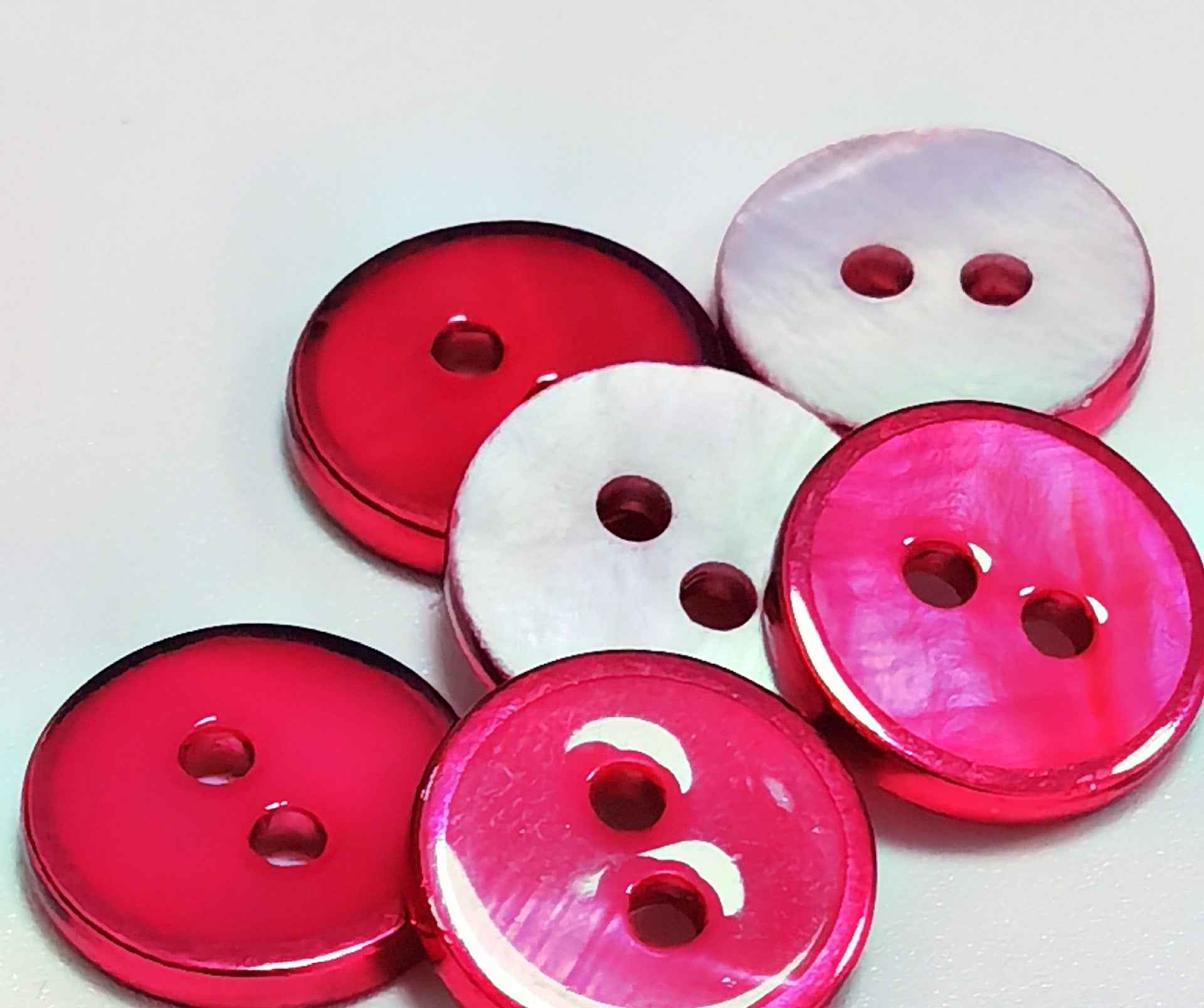 18L (11mm) Round 2-Hole Freshwater Shell Buttons Silver Edge 105 Pack