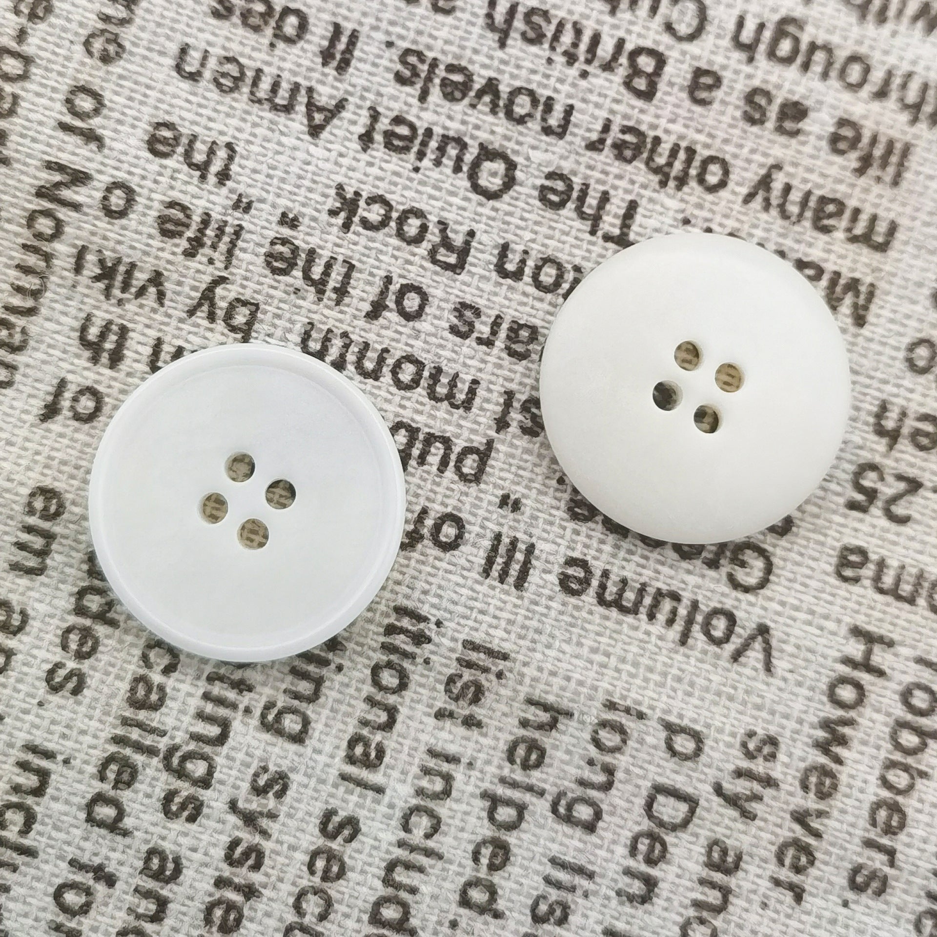 24L-40L Svart Vit Miljövänliga Tagua Nötknappar för Stickat 20st