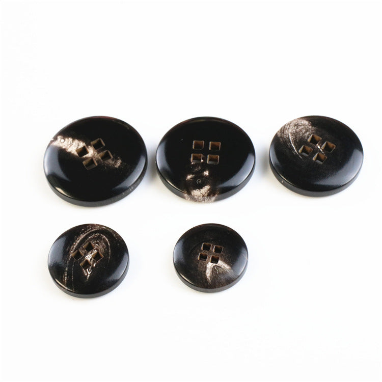12,5-28mm Bottoni rotondi in corno di bufalo nero con quattro fori quadrati 20 pezzi