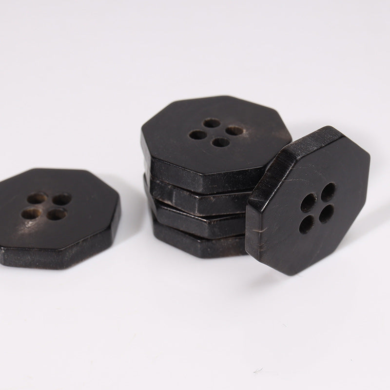 Bottoni in corno nero ottagonali a quattro fori da 20 mm 12PCS