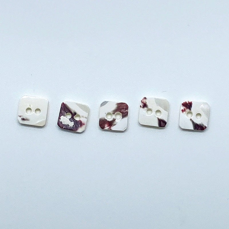 Pulsanti in conchiglia naturale a due fori quadrati da 11,5 mm 12 pezzi