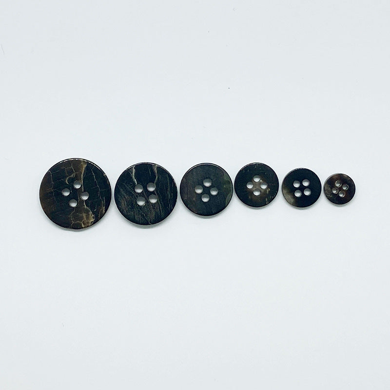 Botões de Concha Preta Redondos Naturais de Quatro Furos 18/20/23mm 10pcs