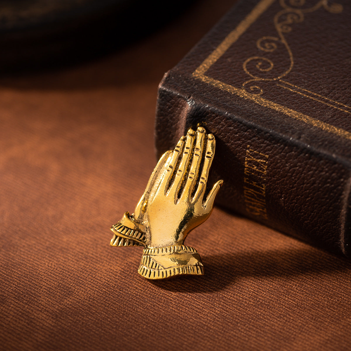Zinc Alloy Metal Brooch Praying Hands Men's Suit Lapel Pin 3pcs - Lots of Buttons