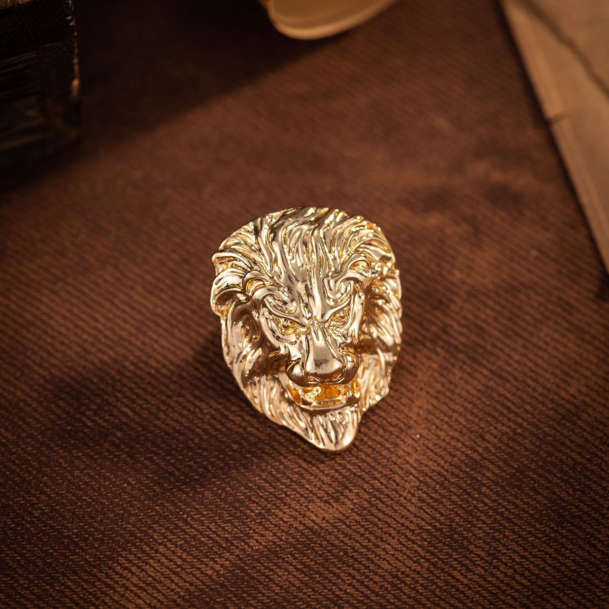Lion Head Brooch for Men Retro Alloy Animal Pin 2 Pack - Lots of Buttons