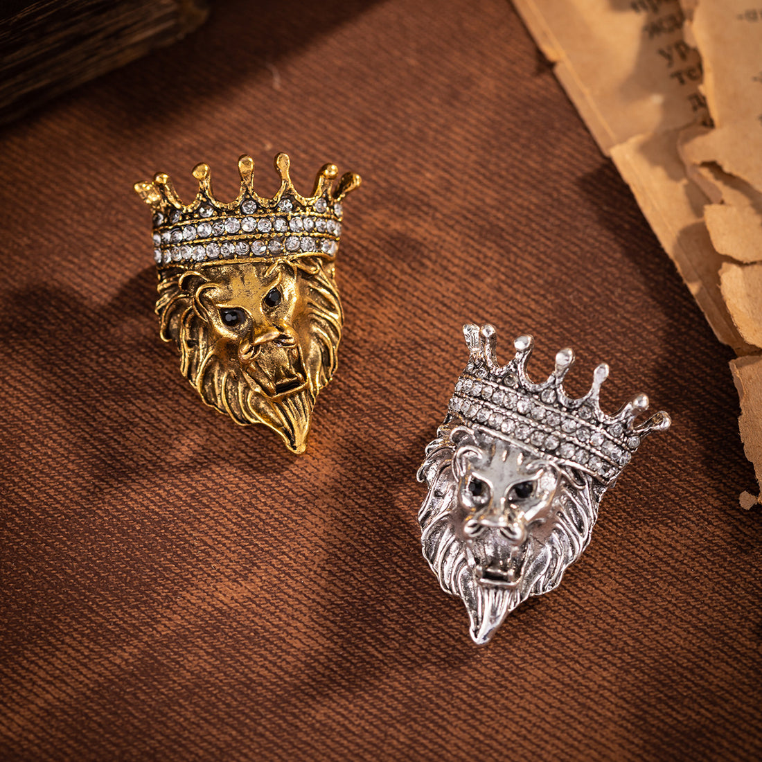 Vintage Lion Head Diamond Crown Pin Badge 4 Pack - Lots of Buttons
