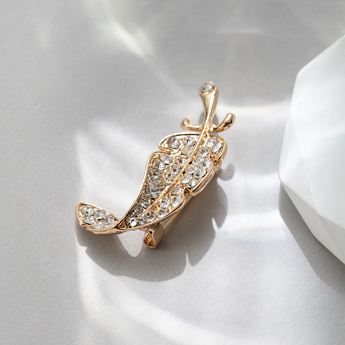 Gold and Silver Feather Diamond-Inlaid Brooch 4 Pack - Lots of Buttons