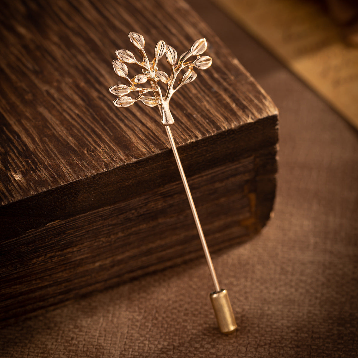 Simple Gold and Silver Pin Bee Tree and Maple Leaf Brooch 6 Pack - Lots of Buttons