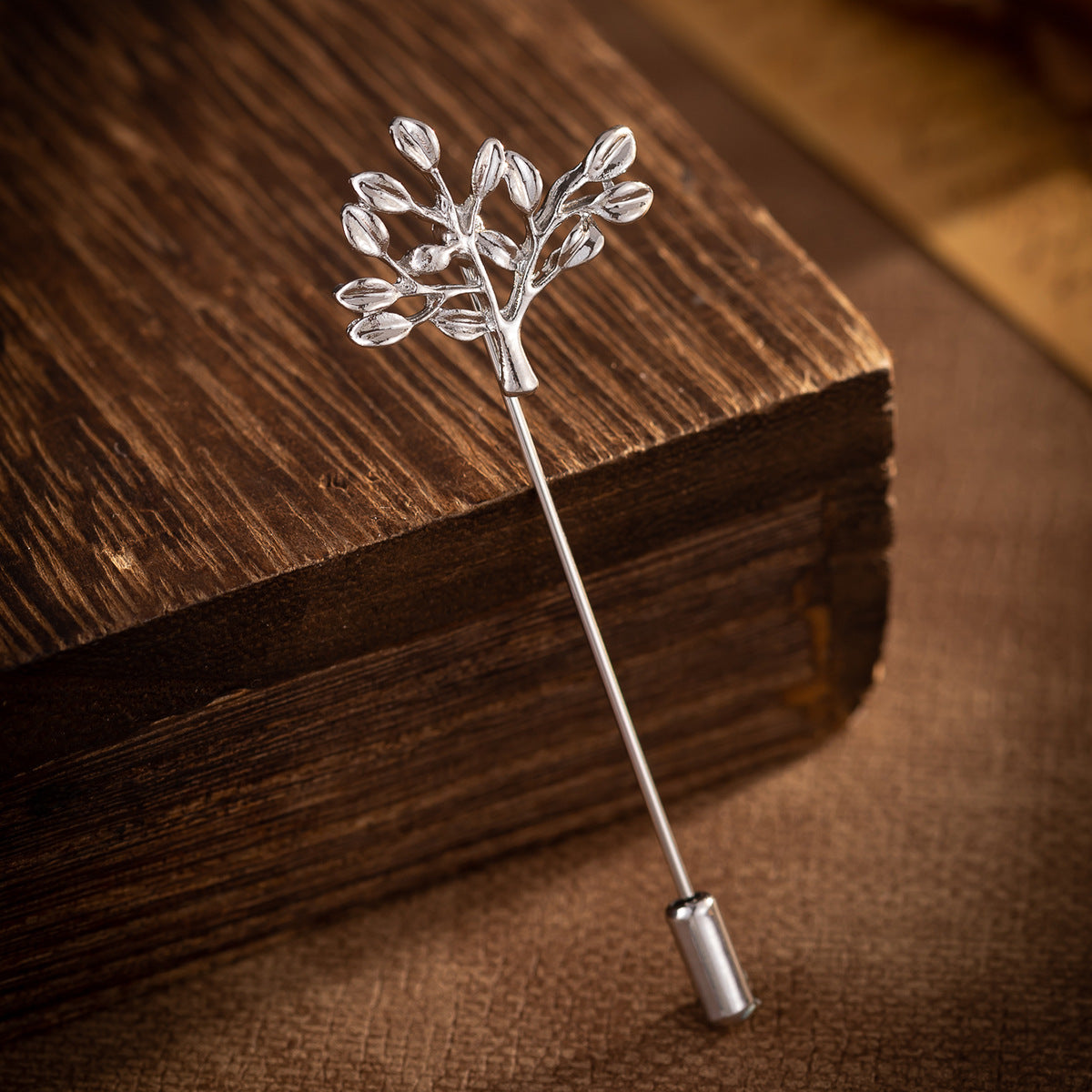 Simple Gold and Silver Pin Bee Tree and Maple Leaf Brooch 6 Pack - Lots of Buttons
